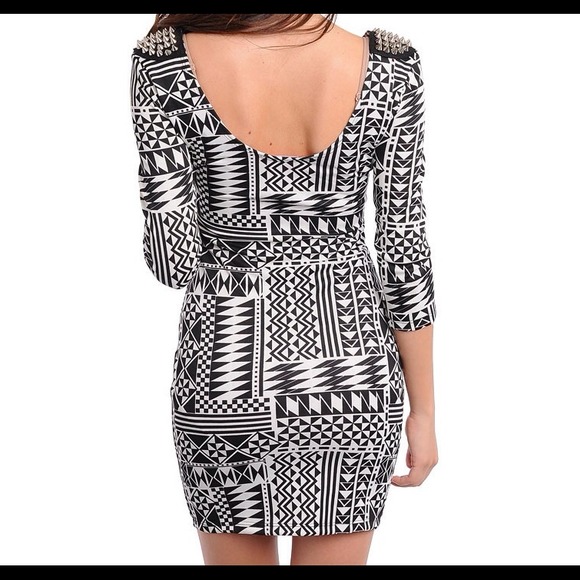 White and Black tribal dress - Picture 2 of 3