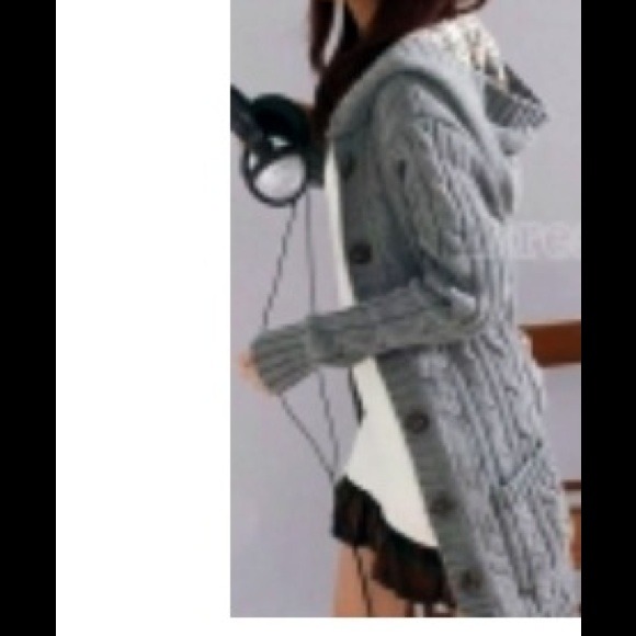 Trade deal@@@@Black cardigan sweater
