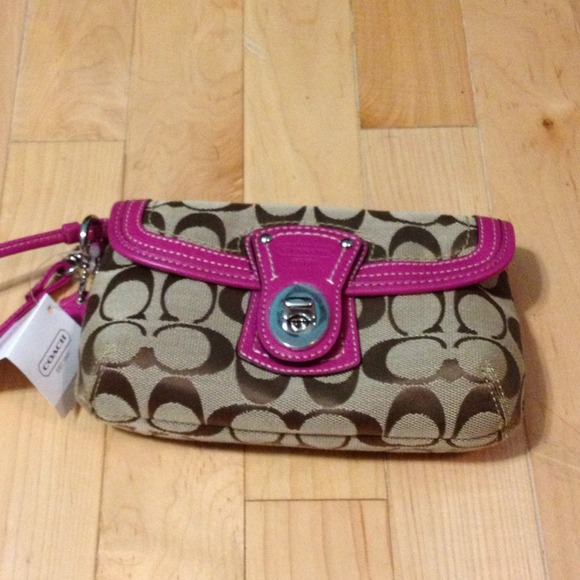💥reduced💥Pink and Brown Coach Wristlet