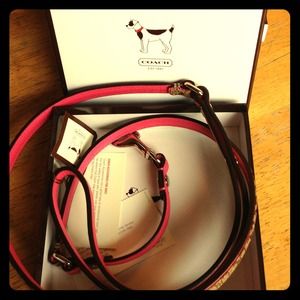 Authentic Coach dog leash. Pink leather. NWT