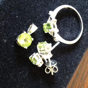 Reduced! 925 New Peridot Jewelry Set