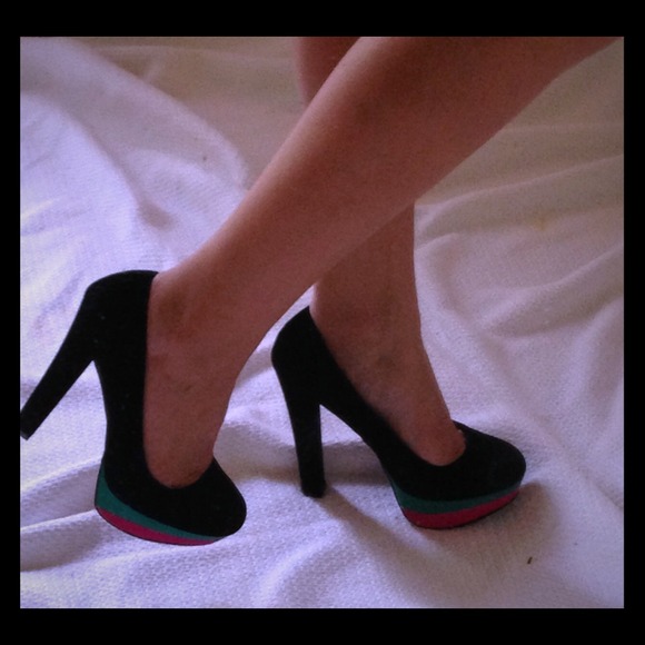Black Pumps with Teal & Pink Platform! NWOT