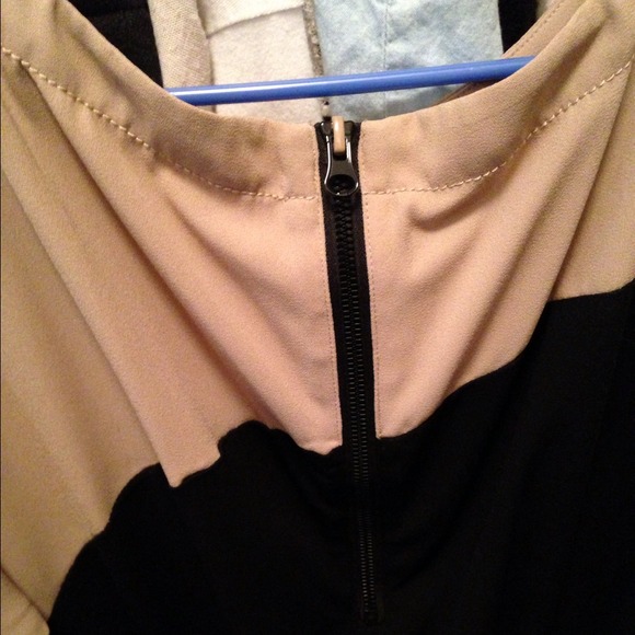 Host Pick 👑 RACHEL ROY romper - Picture 2 of 4