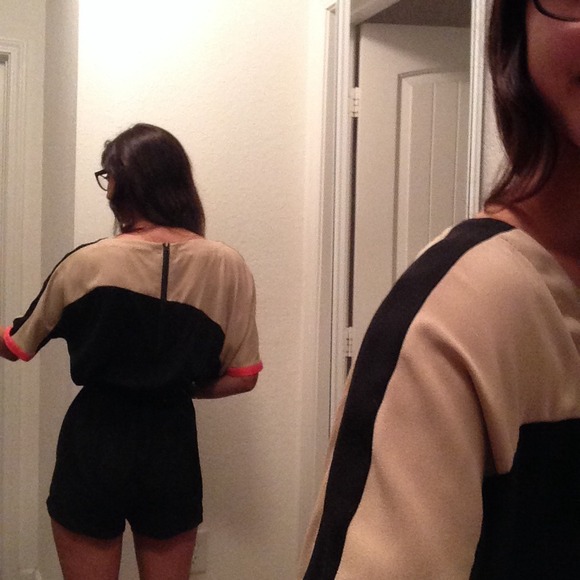 Host Pick 👑 RACHEL ROY romper - Picture 3 of 4