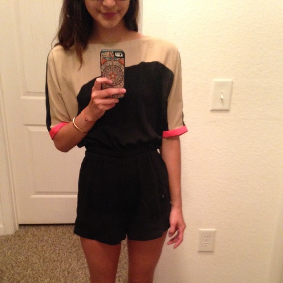 Host Pick 👑 RACHEL ROY romper - Picture 4 of 4