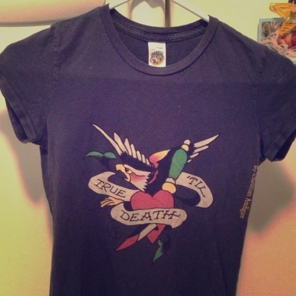 Ed Hardy tee shirt