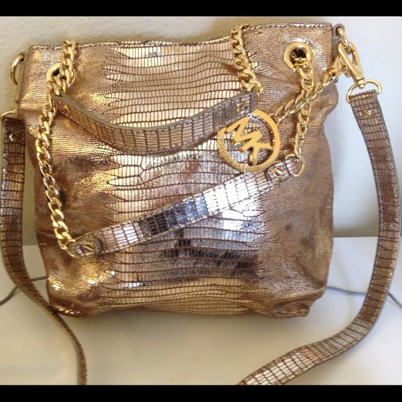 SOLD- AUthentic Michael kors  Medium Jet Set