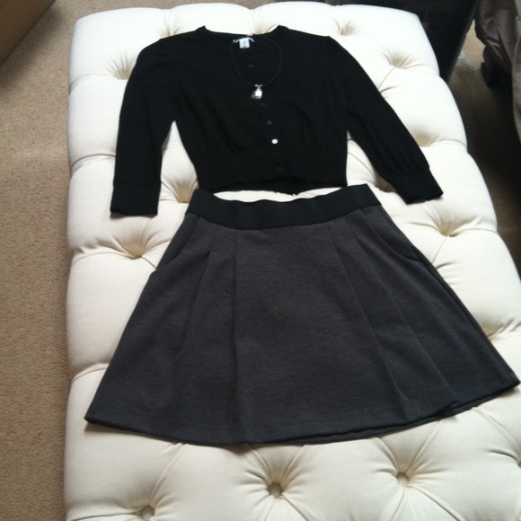 ❌Consignment❌Like new Gap Gray Skater Skirt