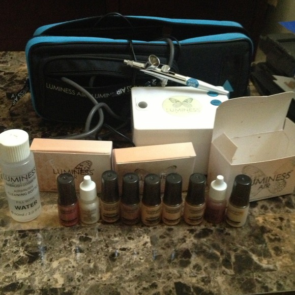 Bundle 4 Imsoupgrl Luminess air complete airbrush