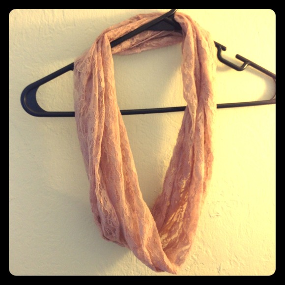 🚫Sold on Vinted Pink Lace Infinity Scarf