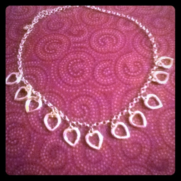 Dangly heart necklace