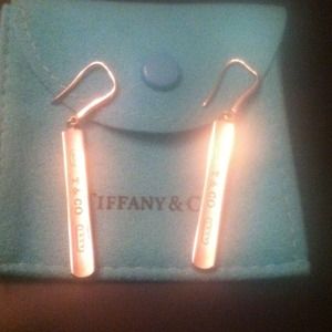 💯% Authentic Tiffany & Co Bar drop Earrings!!