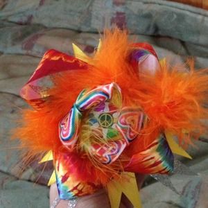 Hair bow, peace in middle