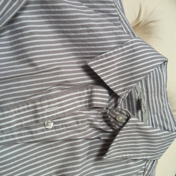❌Consignment❌Gray & white stripe button down - Picture 2 of 4