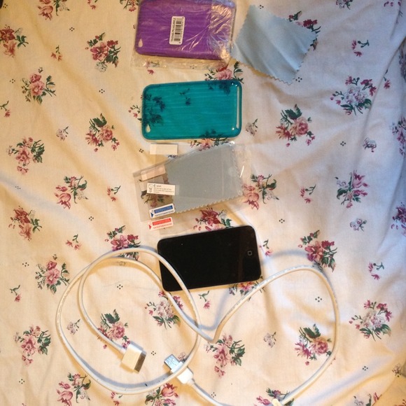 REDUCED! IPod 4 Generation W/USB cable. 95 on PP.