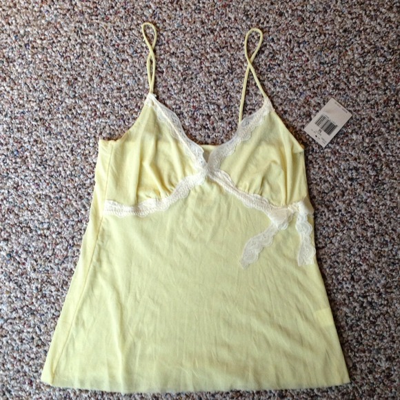 Guess top - Picture 2 of 4