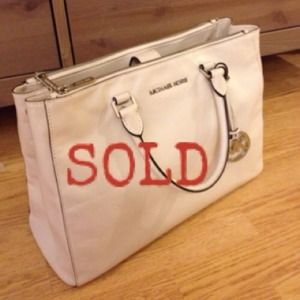 ==SOLD==Michael Kors Cream Soft Leather Handbag.