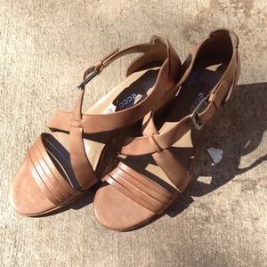 10% OFF! Ecco Buckle Strap Sandals