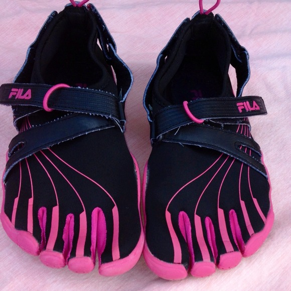 FILA  SKELETOES  ☺SOLD SOLD SOLD☺