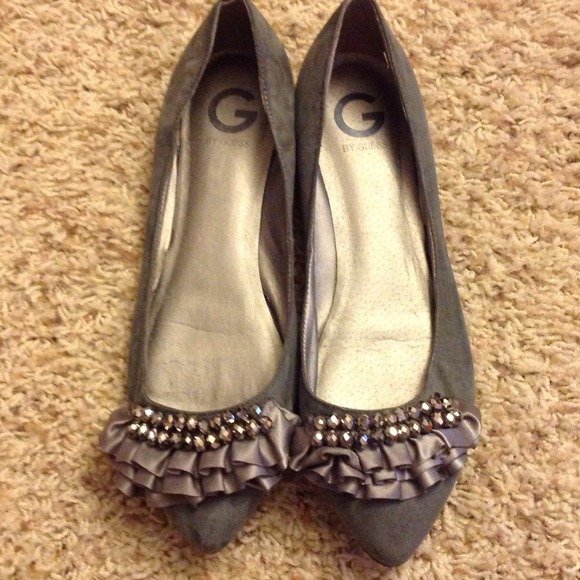 Sold!!! Gray Guess flats