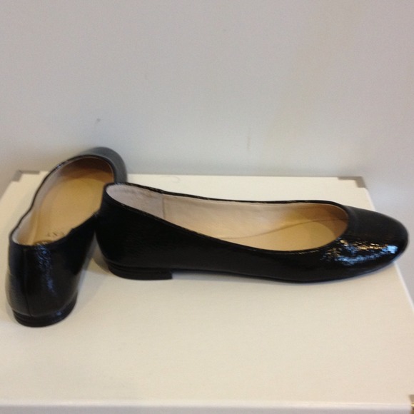 NEW Nine West Black Patent Flats
