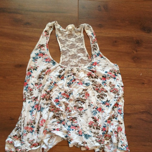 Floral flowy shirt