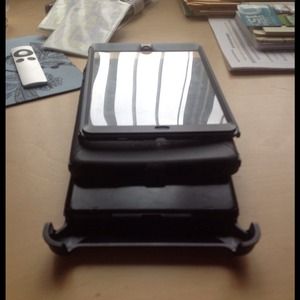 HOLD FOR @isabellatorres Otter Box case iPad mini