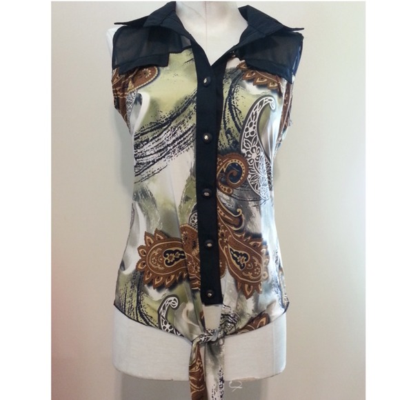 Pizenna's Print Sleeveless Shirt