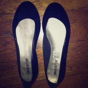 Black flats. NWT. Size 10W