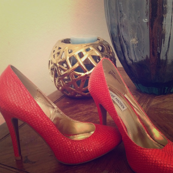 Steve Madden Shoes - ❤️Sold Bundle❤️Steve Madden Tangerine Pumps