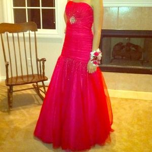 Two-toned pink/red mermaid style strapless dress