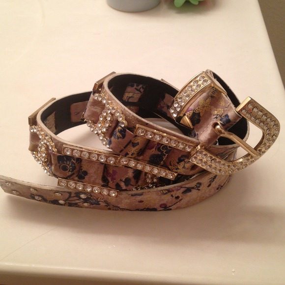 Stunning Floral Print Belt.