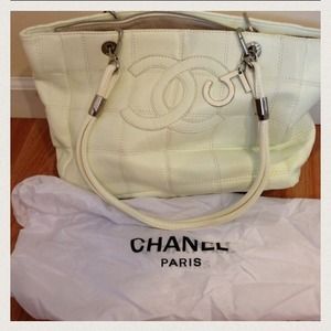 CC quilted tote bag. Cream white! NEW w/ dust bag