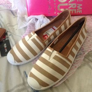 BNIB CELEBRITY PINK SHOES