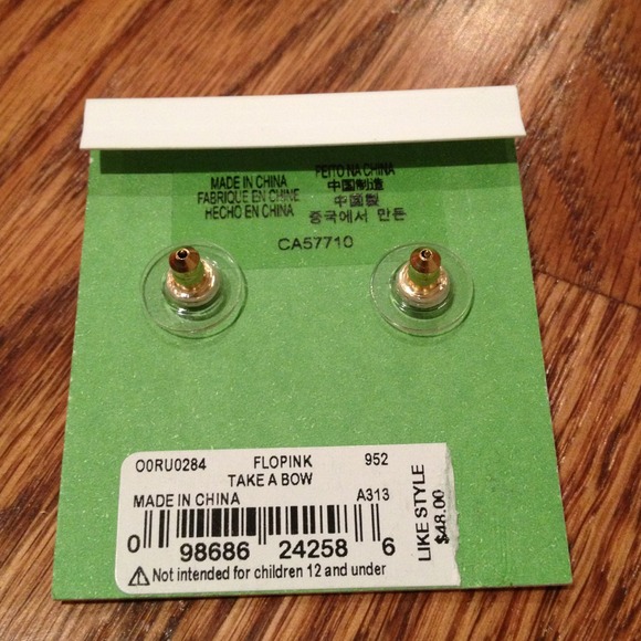 *Sold in bundle* NWT Kate Spade pink bow earrings - Picture 2 of 4