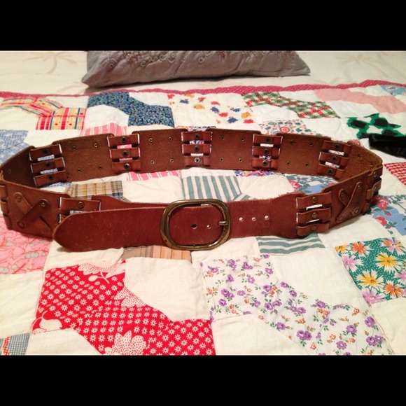 Olga Santini leather belt. Size large. Used.