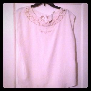 Gorgeous white Lauren Conrad sleeveless blouse