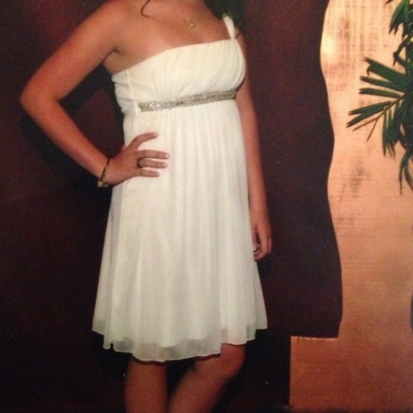 🎉Reduced🎉 White formal dress👌💎 - Picture 3 of 3