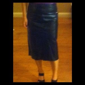Gap genuine long leather skirt almost new w/lining