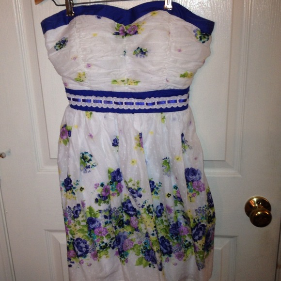 🎉Reduced🎉 ADORABLE dress and shoe bundle😍🌸💜 - Picture 2 of 4