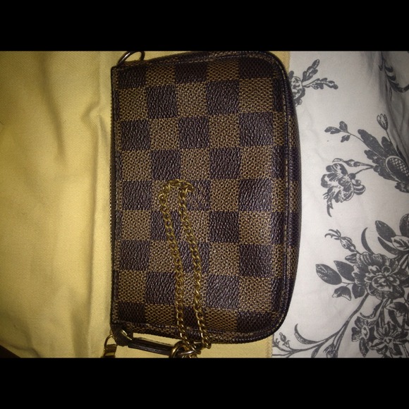 SOLD💯 Authentic Louis Vuitton Mini Pochette - Picture 4 of 4