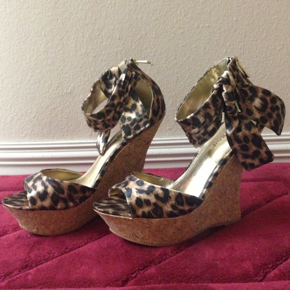 Cheetah print shoes from A'gaci.