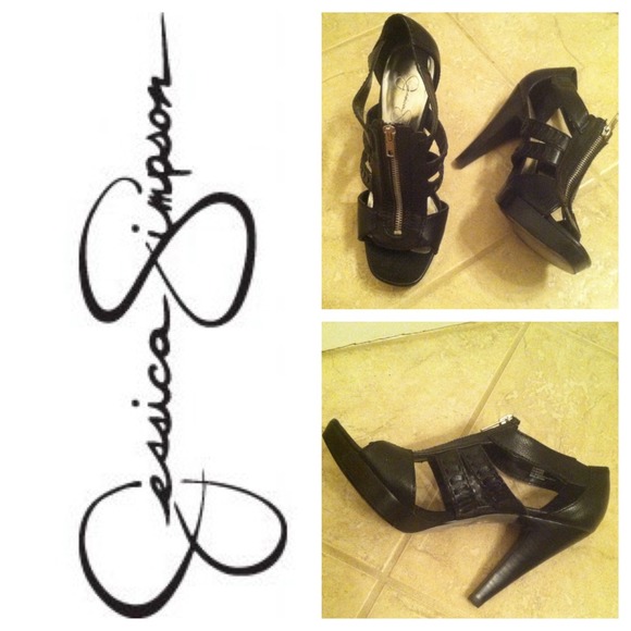 ➡️Black heels⬅️