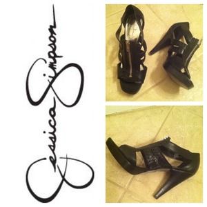 ➡️Black heels⬅️