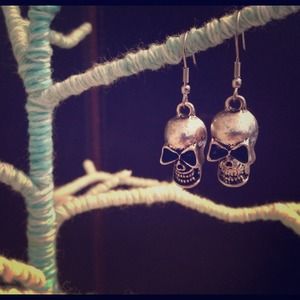 Skull earrings💀