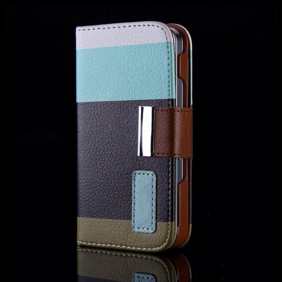Accessories - IPhone 4/4S Wristlet ID Case