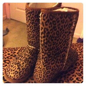 Boots from wet seal