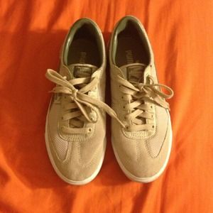 🔥🔥Women's Pumas🔥🔥