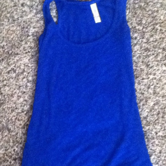 Cute top! - Picture 1 of 1