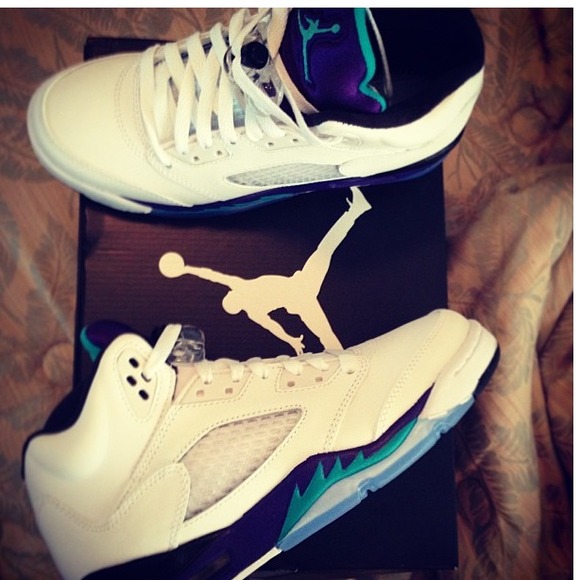 🚫SOLD🚫 Air Jordan Retro V "White Grape" - Size 5
